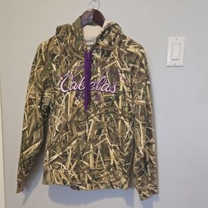 Cabelas Grass Camo Hoodie Pullover Sweatshirt SZ M Purple Embroidered Spell Out